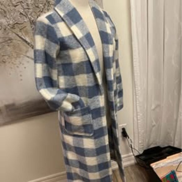 Tahari XS New with tags. Midi unlined Shacket with pockets. 40% Wool. Pretty Blu - Picture 7 of 7